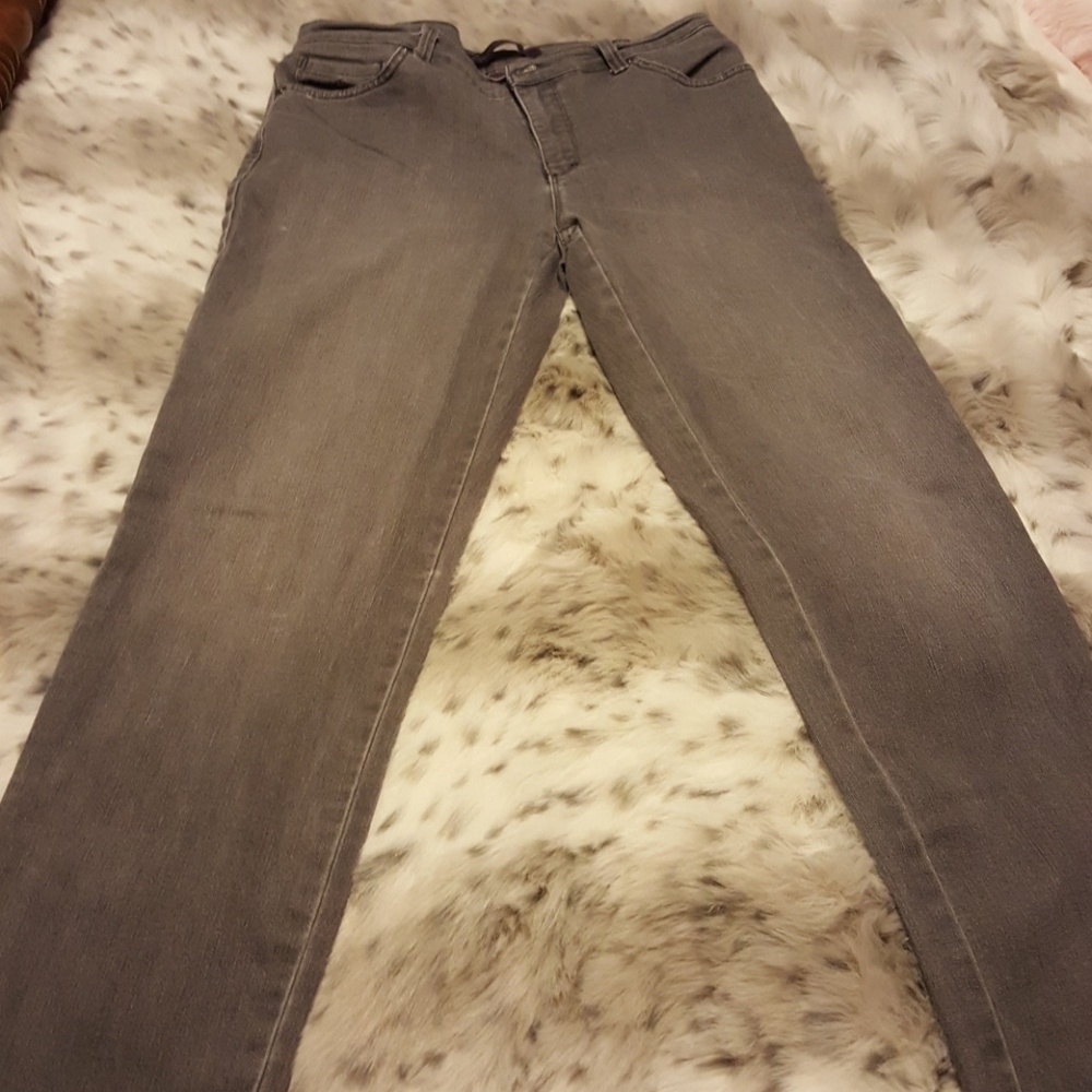 Gray Gloria Vanderbilt jeans